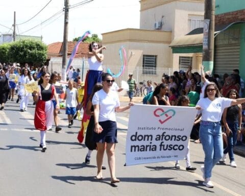 Prefeitura Resgata Tradi O E Realiza Desfile C Vico Que H Mais De