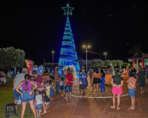 Selvíria inaugura iluminação natalina com passeios na 'Carreta Batidão da  Alegria' - Hojemais de Selvíria MS