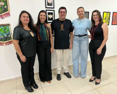 Curadora Wadna Salles, 2ª Dama Fernanda Benítez, Moysés Chama, 1ª Dama Elaine Mura, Secretaria de Turismo e Cultura Lígia Felipe