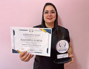 Designer de Sobrancelha- Nathieli Forni