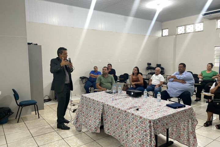 O lançamento contou com a presença do Delegado da Receita Federal de Campo Grande-MS, Zumilson Custódio da Silva, que ministrou uma palestra sobre o tema/ Foto: Costa Leste News