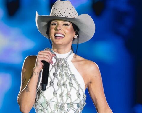 A cantora Ana Castela se apresentará na FICCAP neste sábado/ Foto: Reprodução Internet