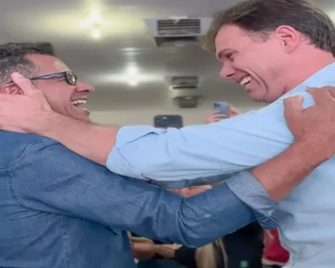 O atual prefeito Maycol Queiroz busca a reeleição ao lado do vice Barbosinha/ Foto: Interativo MS