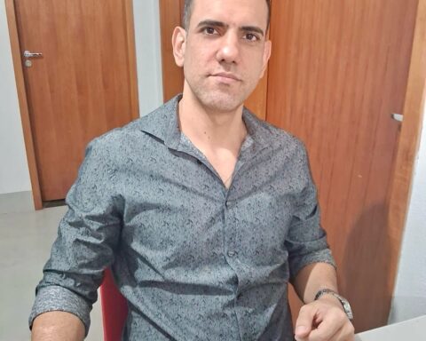 Eder Ahmad Charaf Eddine é finalista do Prêmio Jabuti Acadêmico