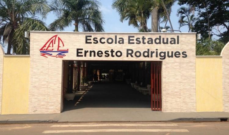 Matrículas estão abertas para a modalidade EJA na Escola Ernesto Rodrigues