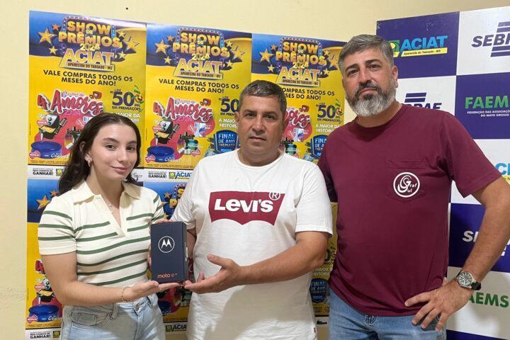 No sorteio do Dia dos Pais, a ACIAT foi a responsável pela doação do prêmio de um Smartphone