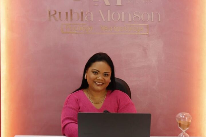 Psicóloga Rúbia Monson atua há nove anos em Aparecida do Taboado
