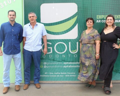 Os franqueados Guilherme Moreira Lemos de Moraes, Vander Lemos de Morais, Marta Moreira de Morais e a gestora Natália Moreira de Oliveira