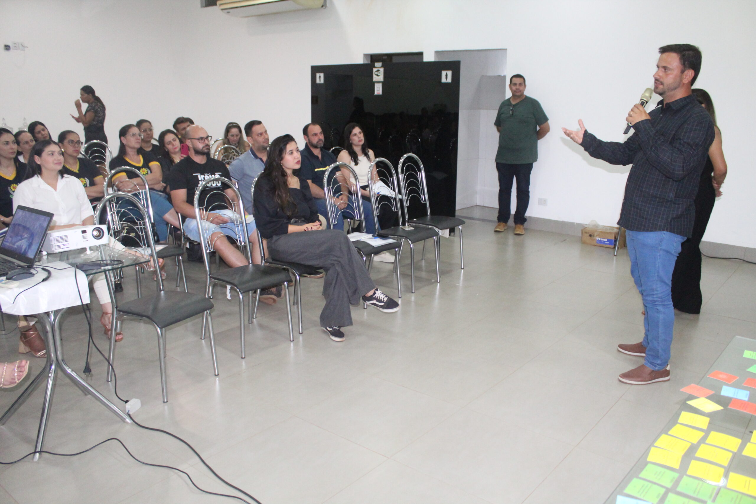 Rodrigues Engenharia promove palestra com o tema “Treinamento DISC: Melhore a Comunicação e a Eficiência”