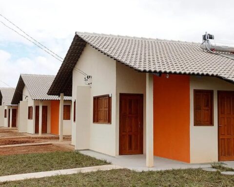 Foto da Agência Senado: Modelo de habitações populares construídas com recursos do Programa “Minha Casa, Minha Vida”