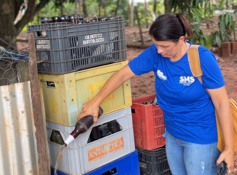 Agentes de Endemias trabalham na eliminação dos criadouros do mosquito Aedes Aegypti/ Foto: Pablo Portolani - DICOM