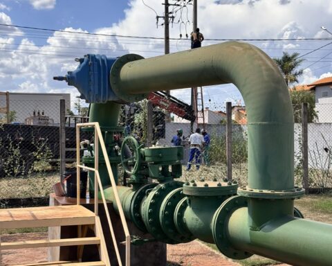 Empresa Sanesul realizou a troca do transformador danificado por um novo. Foto: Ber Galter