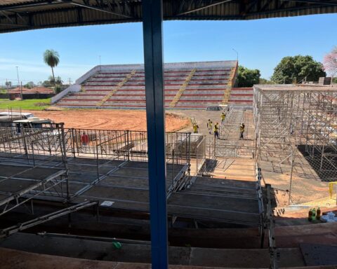 Recinto já está sendo preparado para o evento/ Foto: Costa Leste News