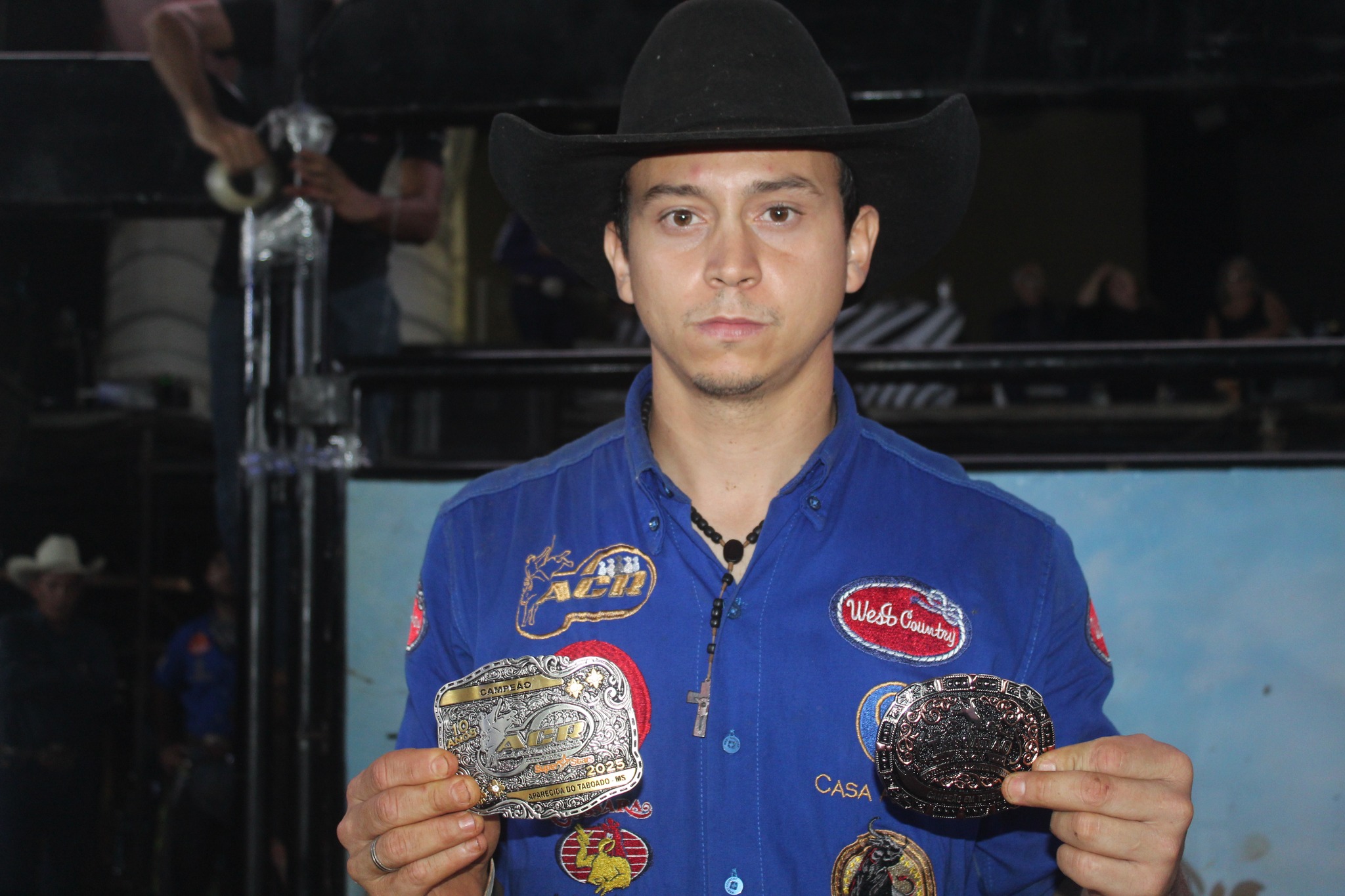O campeão do rodeio em touros, foi o peão Roberto Carlos Vieira, da cidade de Santa Fé do Sul-SP, com 347, 25 pontos
