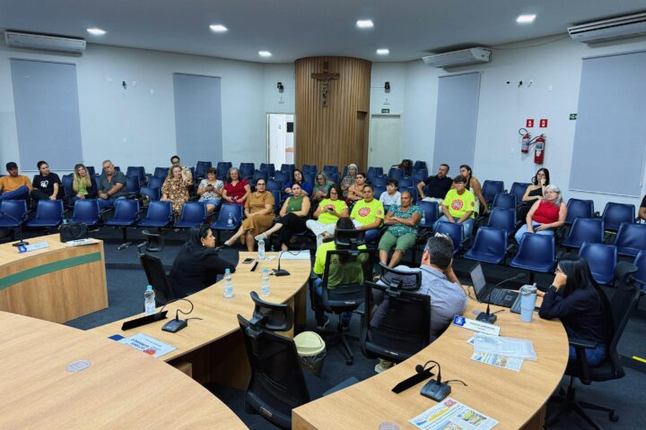 voluntários do SOS São Francisco se reuniram na noite desta quinta-feira (15) em uma assembleia geral.