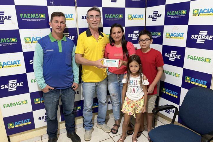 Daniela Maria de Oliveira Machado ganhou 1 celular e realizou sua compra nos Tecidos 3S