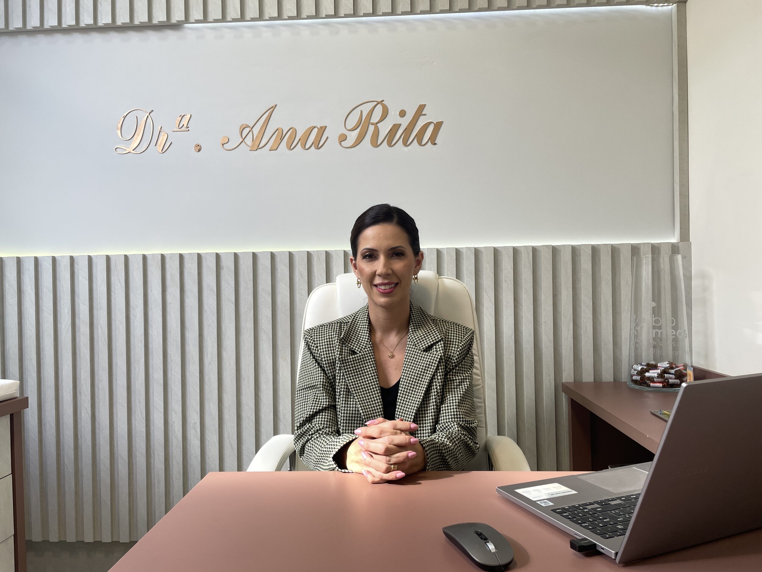 Dra. Ana Rita atende em Aparecida do Taboado (MS) na Clínica Dr. Geovaine